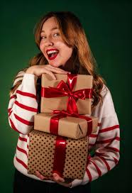 Έχουν τα «άστοχα» δώρα των Χριστουγέννων δεύτερη ζωή; – Πως το αχρείαστο μπορεί να γίνει χρήσιμο 