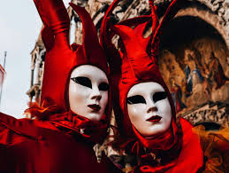 5+1 πρωτότυπες και DIY αποκριάτικες στολές για ζευγάρια που θα κλέψουν την παράσταση 