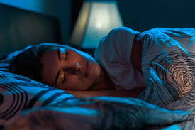 Πόσες ώρες ύπνου μπορεί να μας «κλέψει» η πανσέληνος 