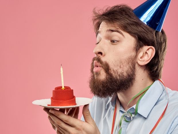 Οι άνθρωποι που σταματούν να γιορτάζουν τα γενέθλιά τους όσο μεγαλώνουν, έχουν αυτούς τους 10 λόγους