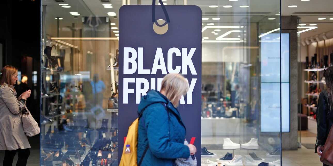 Black Friday: Τι θα ψωνίσουν οι Έλληνες την ημέρα των μεγάλων προσφορών 