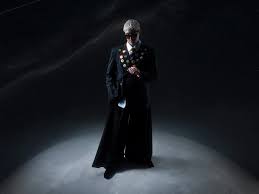 Ο good job Nicky κυκλοφορεί επίσημα το viral Dark side of the moon 