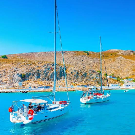 7 «ψαγμένα» ελληνικά νησιά για διακοπές μακριά από τα πάντα
