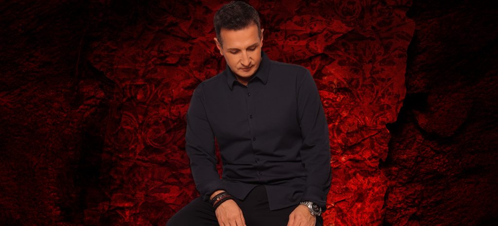 Δημήτρης Μπάσης  «Μια Μαχαιριά» 