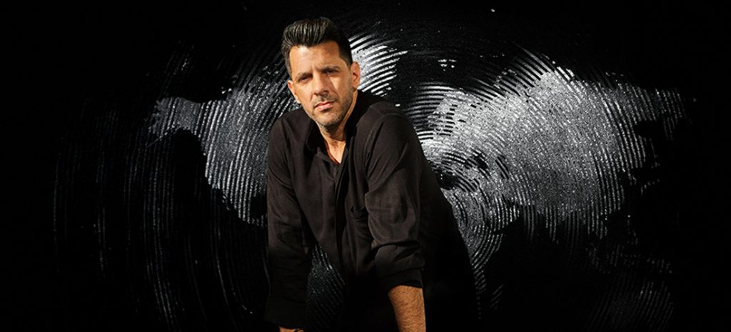 Ο Θοδωρής Φέρρης παρουσιάζει το νέο album «Όσο Θα Γυρίζει Η Γη»