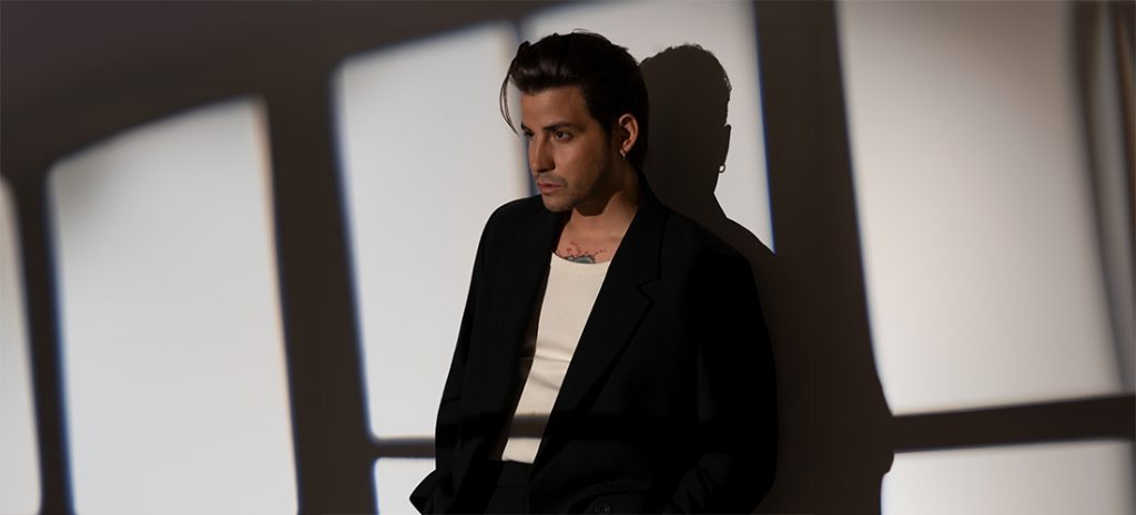 Ο Αναστάσιος Ράμμος παρουσιάζει το ολοκαίνουριο music video «Φωτογραφίες»